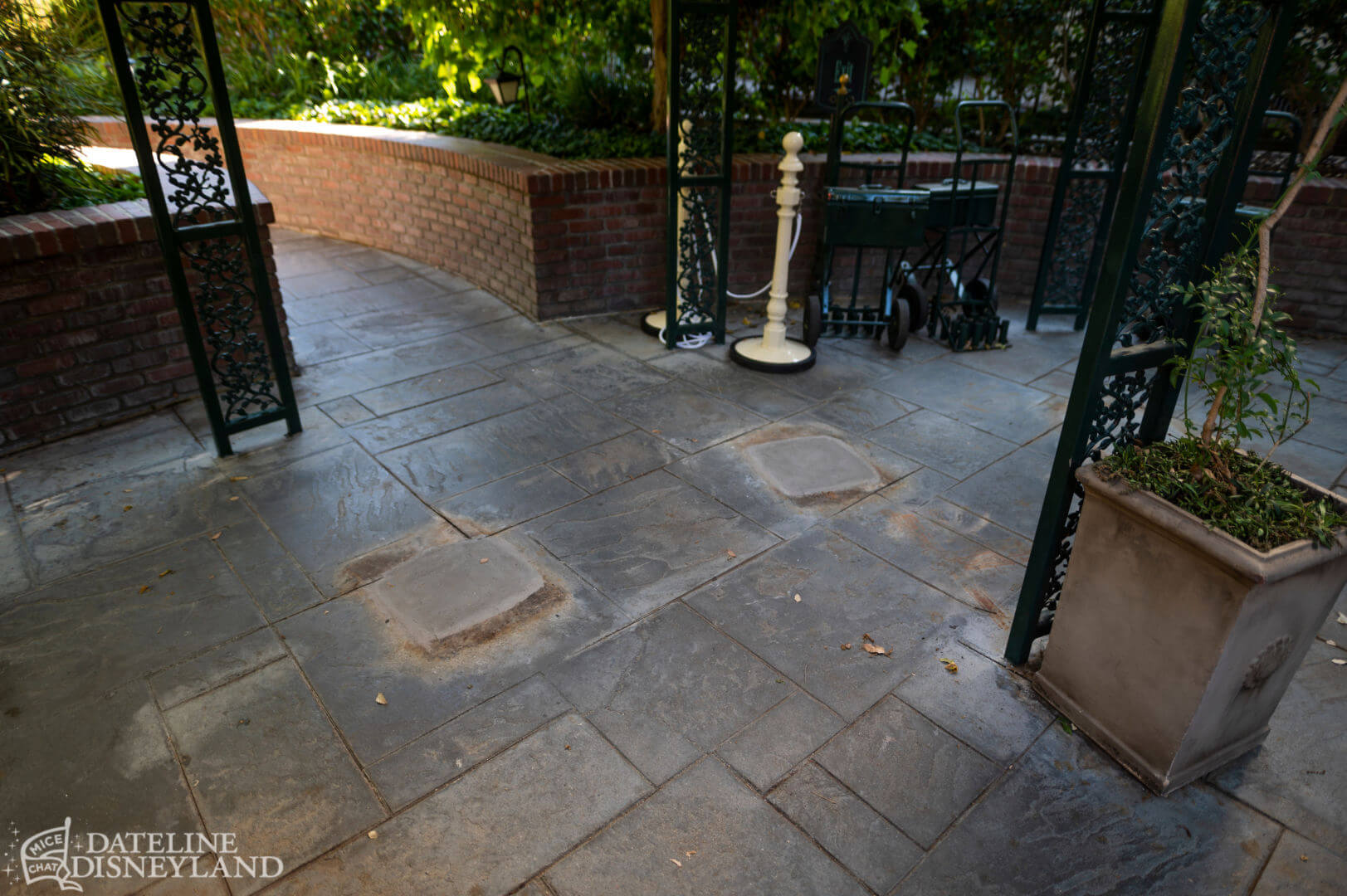 , Dateline Disneyland: Jessica Rabbit covers up as Lightning Lane moves in at Disneyland