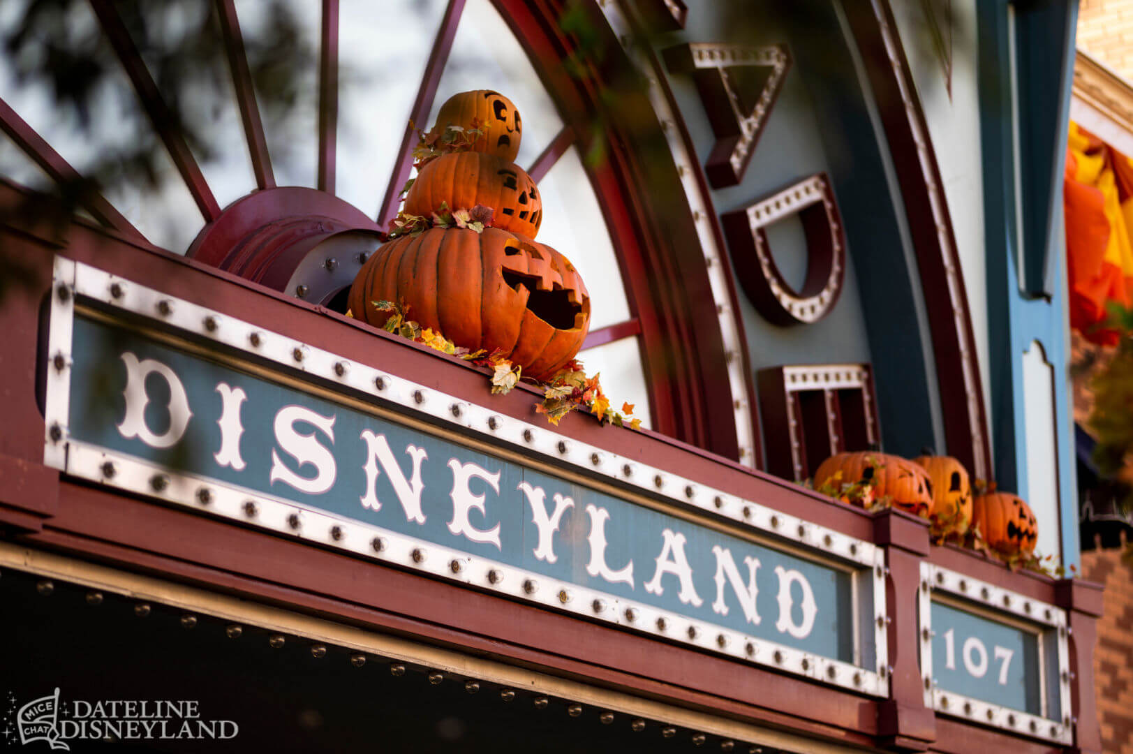 , Dateline Disneyland: Jessica Rabbit covers up as Lightning Lane moves in at Disneyland