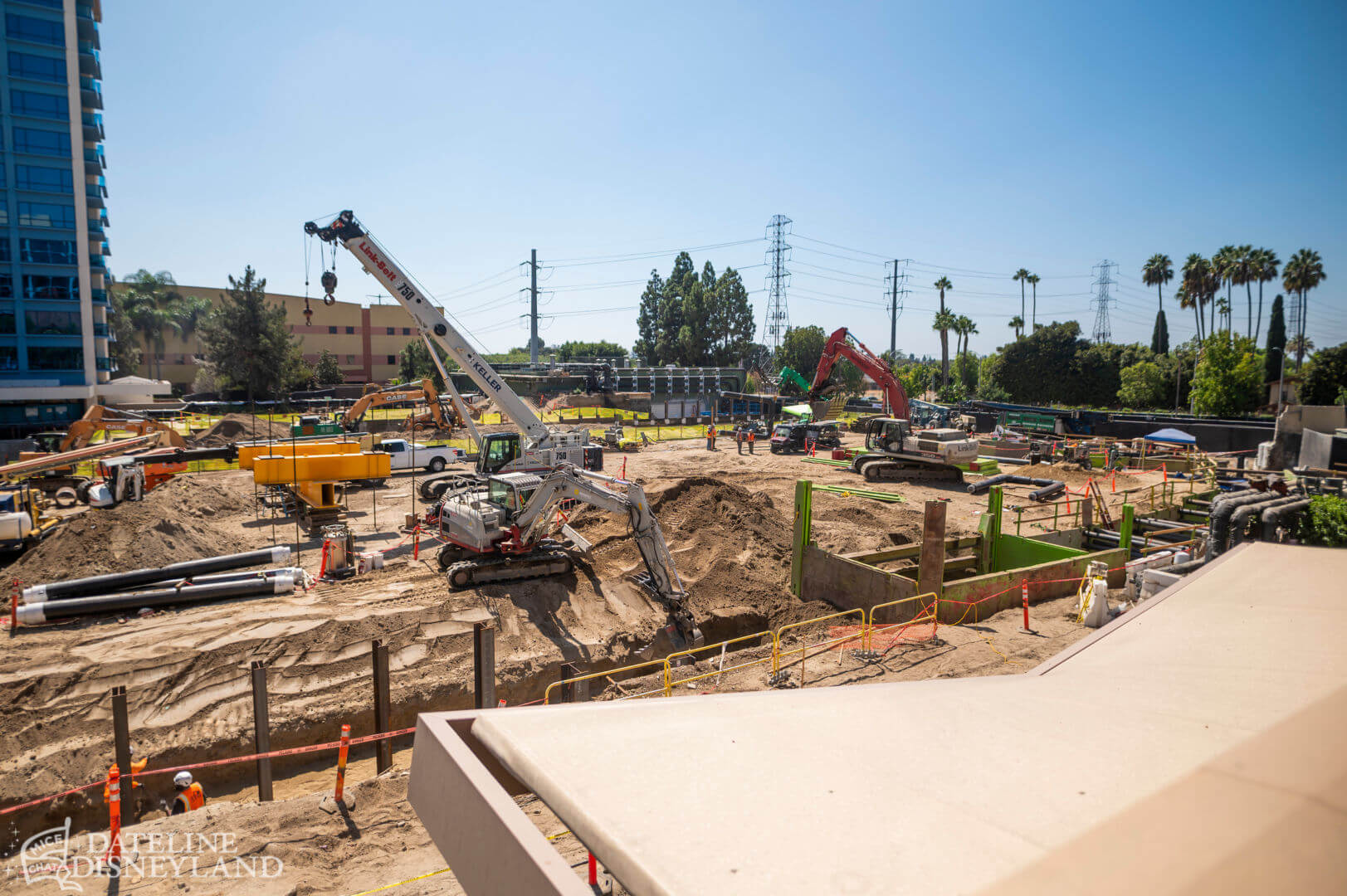 , Dateline Disneyland: Jessica Rabbit covers up as Lightning Lane moves in at Disneyland