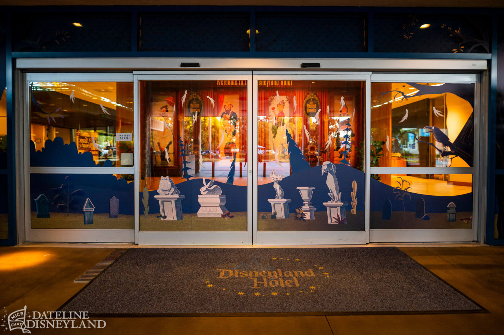 , Dateline Disneyland: Jessica Rabbit covers up as Lightning Lane moves in at Disneyland