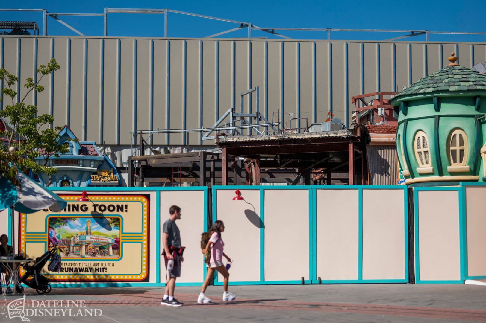 , Dateline Disneyland: Jessica Rabbit covers up as Lightning Lane moves in at Disneyland