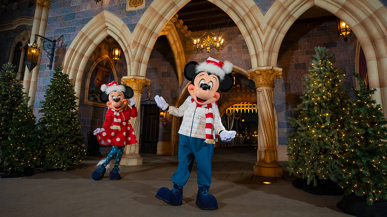 , The Christmas Hype Begins &#8211; 2021 Disneyland Holiday Merchandise Preview
