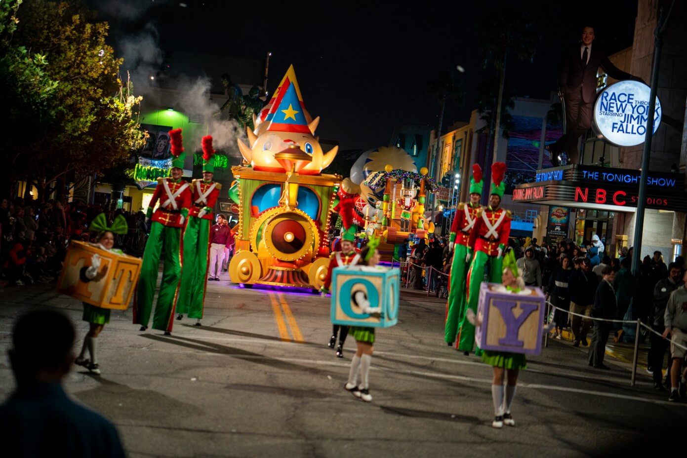 , Christmas is Coming to Universal Orlando Resort