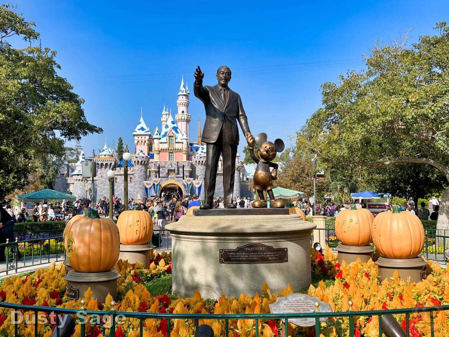 , Big Disneyland Update &#8211; Tram Return, Prices Up, Dream Key Out, Holidays Collide &#038; More!!!