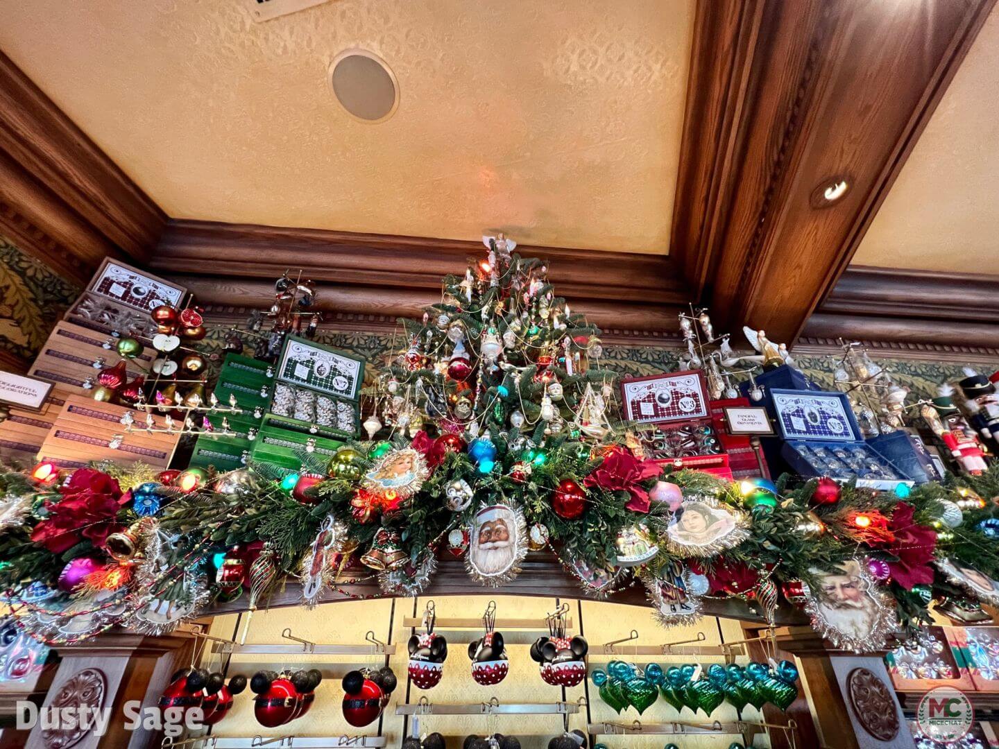 Plaza Point Holiday Shoppe, FIRST LOOK: Plaza Point Holiday Shoppe NOW OPEN at Disneyland