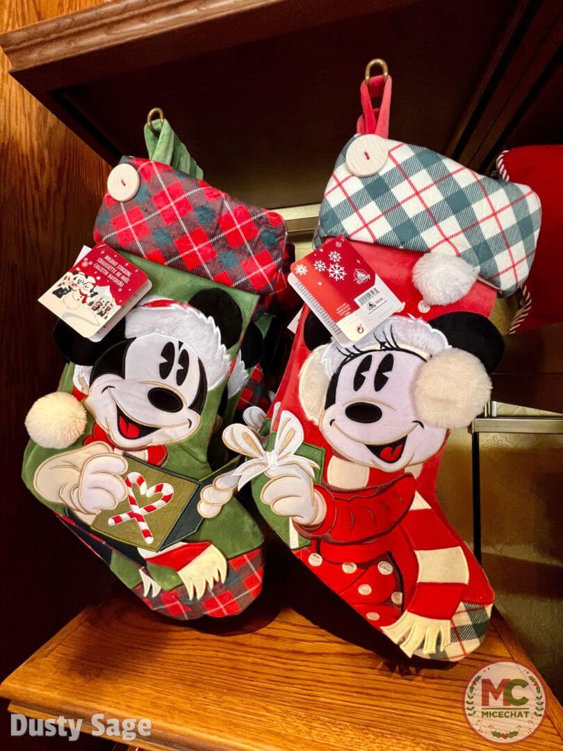 Plaza Point Holiday Shoppe, FIRST LOOK: Plaza Point Holiday Shoppe NOW OPEN at Disneyland