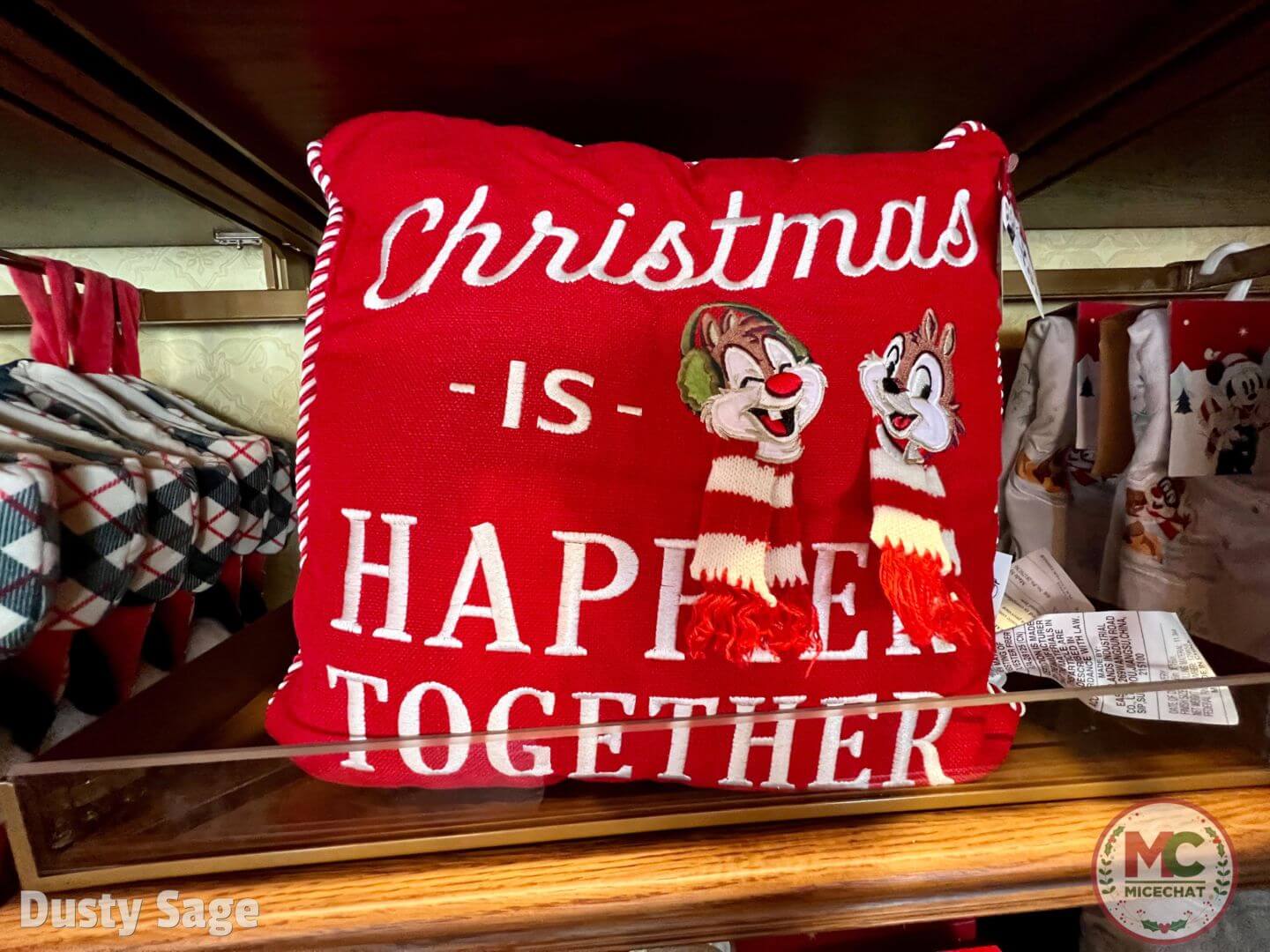 Plaza Point Holiday Shoppe, FIRST LOOK: Plaza Point Holiday Shoppe NOW OPEN at Disneyland