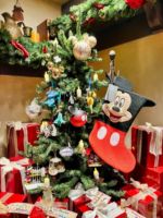 Disneyland Fantasyland christmas shop mickey tree-micechat