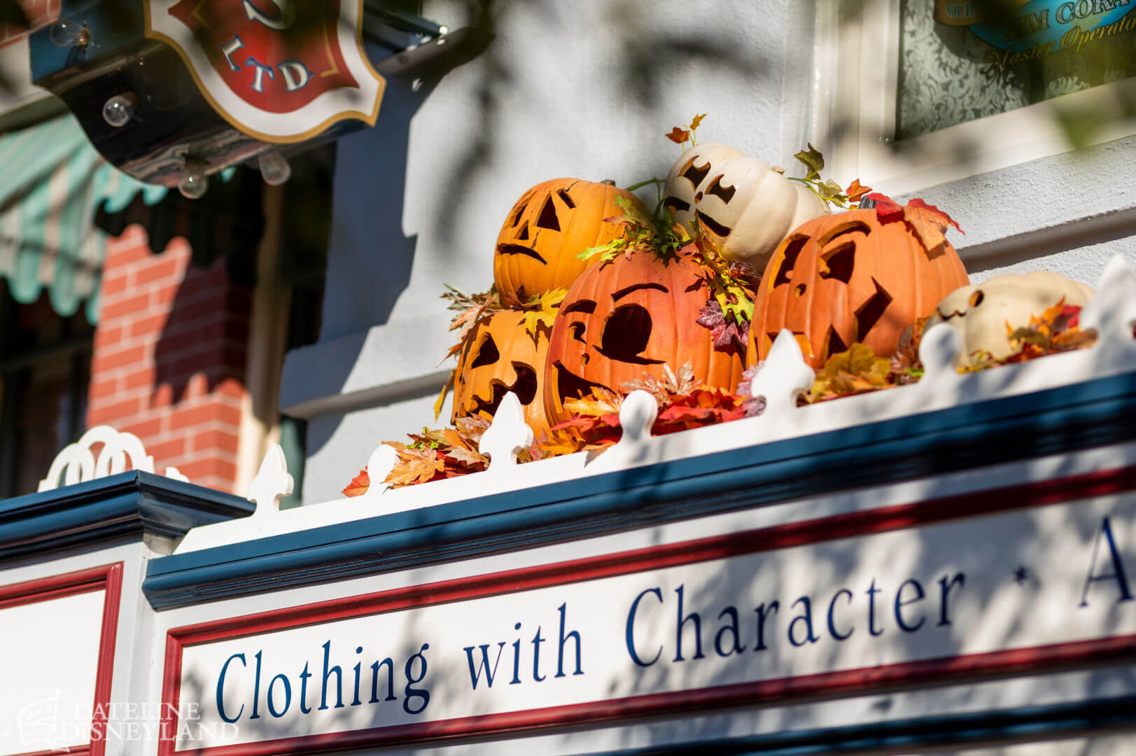 , Dateline Disneyland: Monorails Glide, Trams Stay Parked, Magic Keys Fail to Unlock