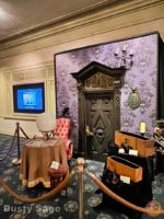 Disneyland Muppet Haunted Mansion Display-micechat