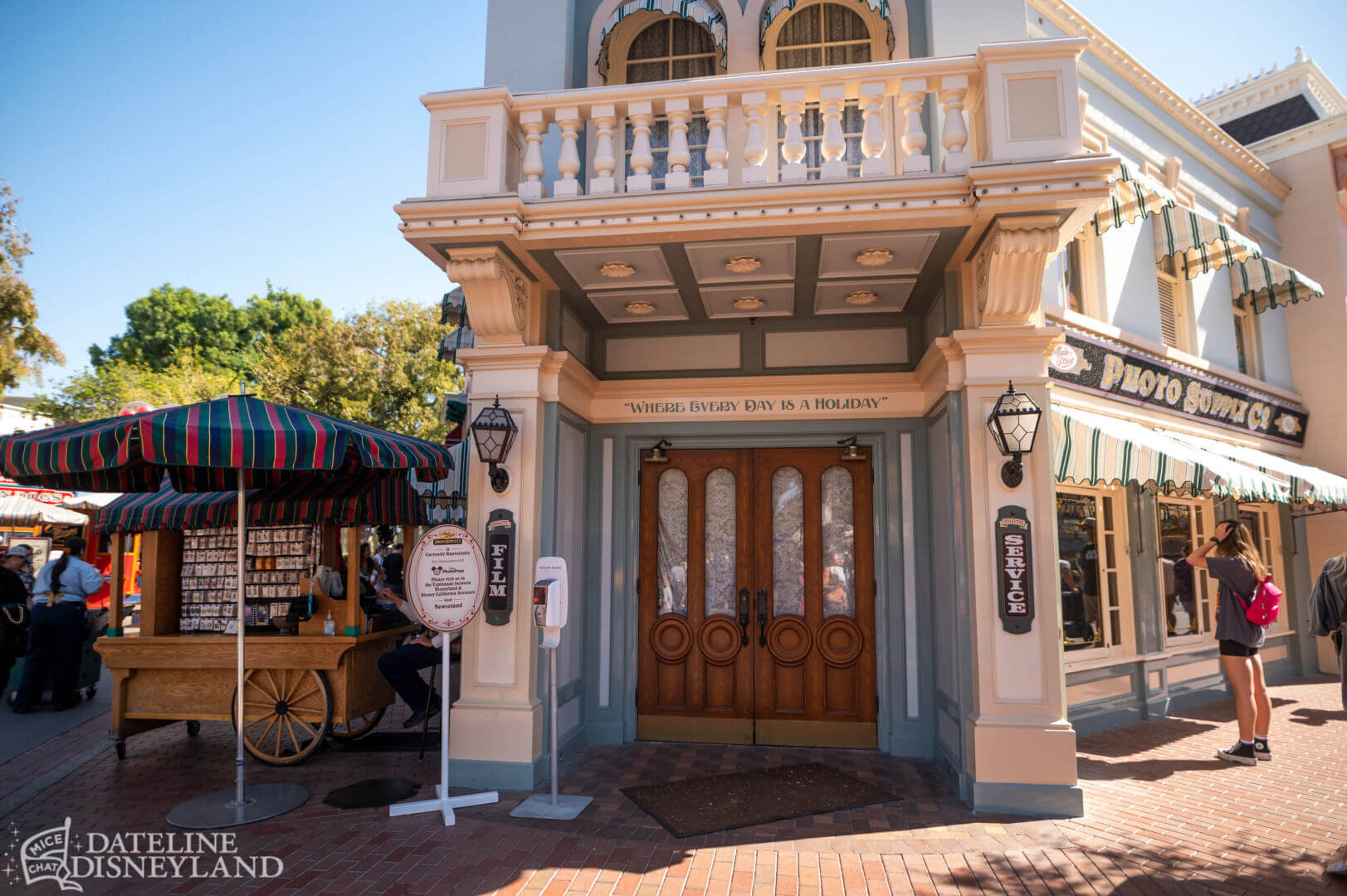 , Dateline Disneyland: Monorails Glide, Trams Stay Parked, Magic Keys Fail to Unlock