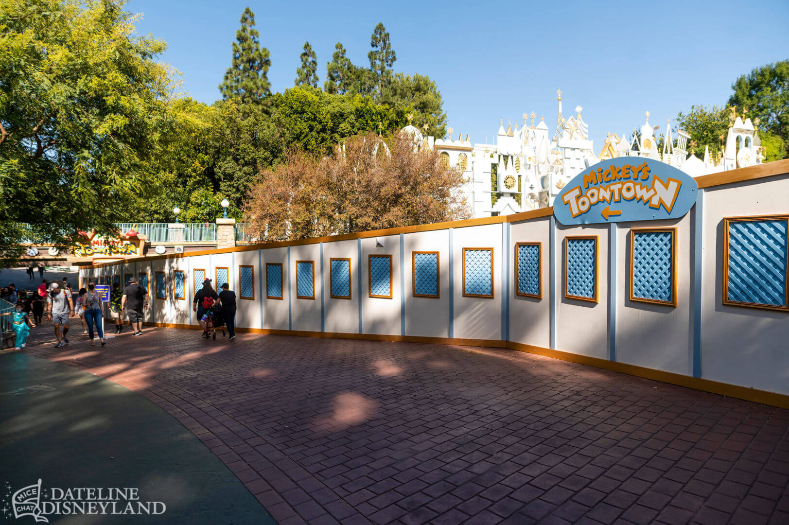 , Dateline Disneyland: Monorails Glide, Trams Stay Parked, Magic Keys Fail to Unlock