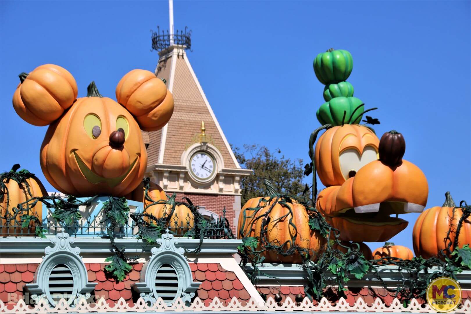 , Disneyland Update: Happy Hauntings and Magic Keys Clogged