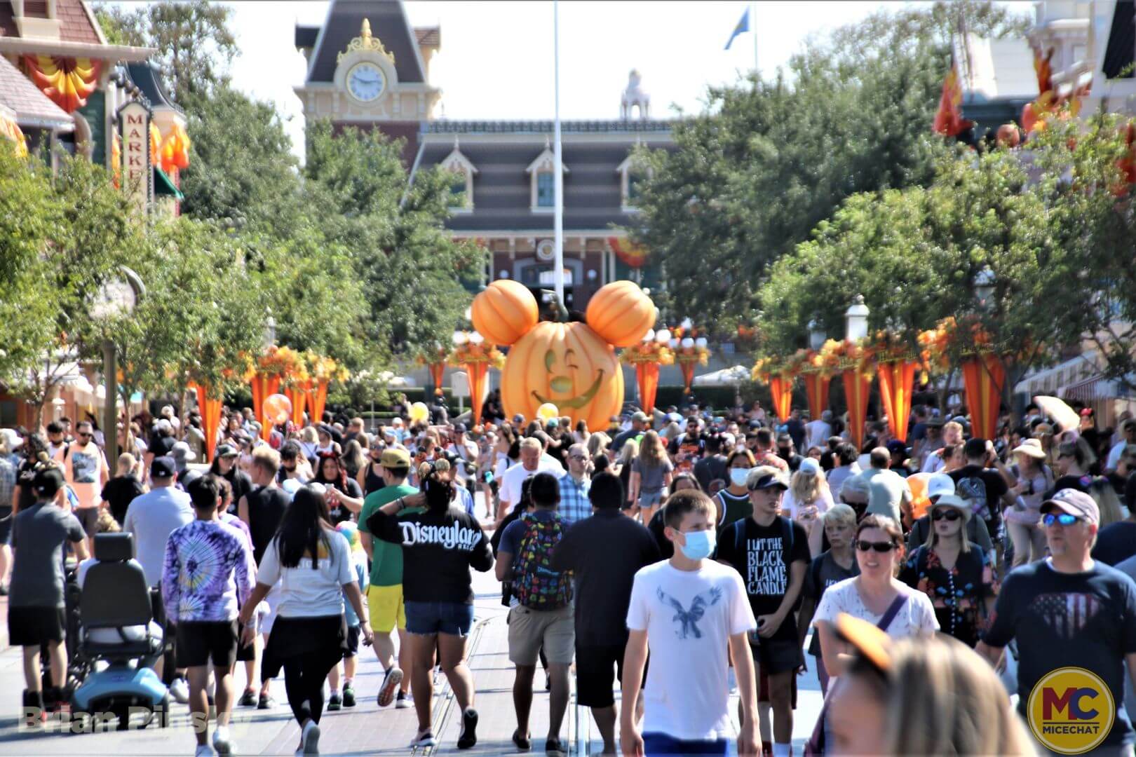 , Disneyland Update: Happy Hauntings and Magic Keys Clogged