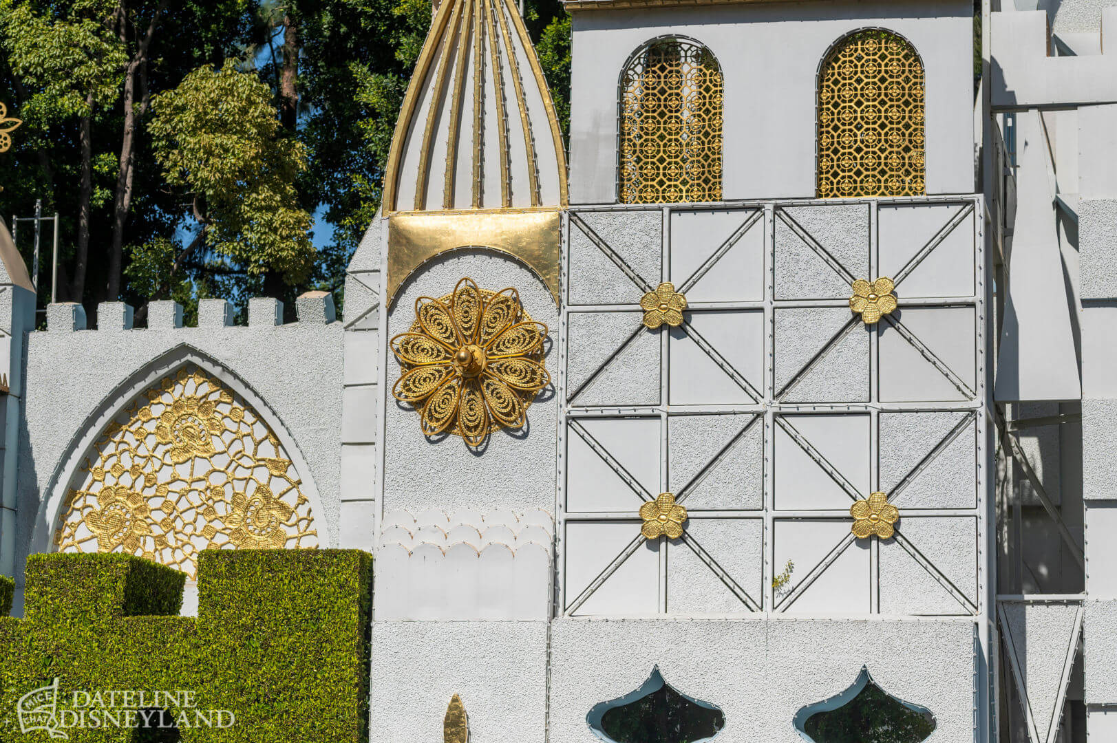 , Dateline Disneyland: Monorails Glide, Trams Stay Parked, Magic Keys Fail to Unlock