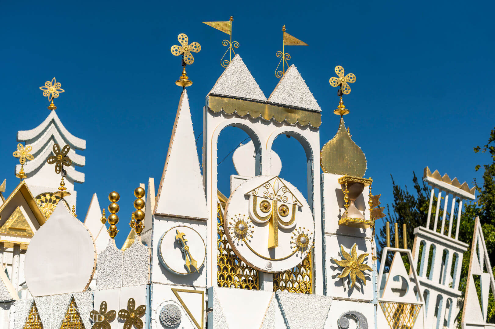 , Dateline Disneyland: Monorails Glide, Trams Stay Parked, Magic Keys Fail to Unlock