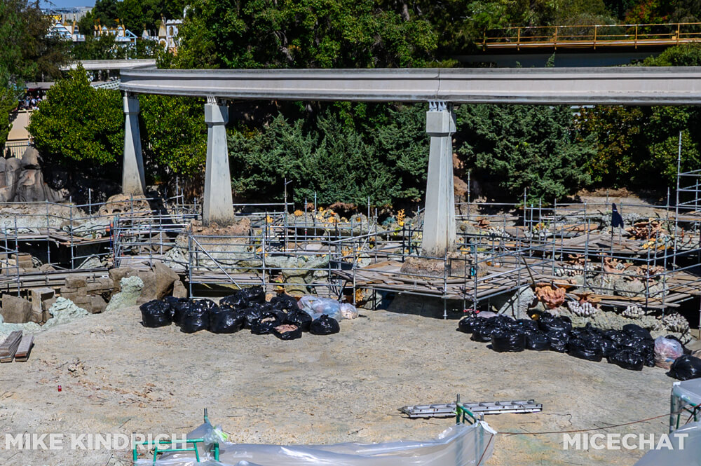 , Dateline Disneyland: Monorails Glide, Trams Stay Parked, Magic Keys Fail to Unlock