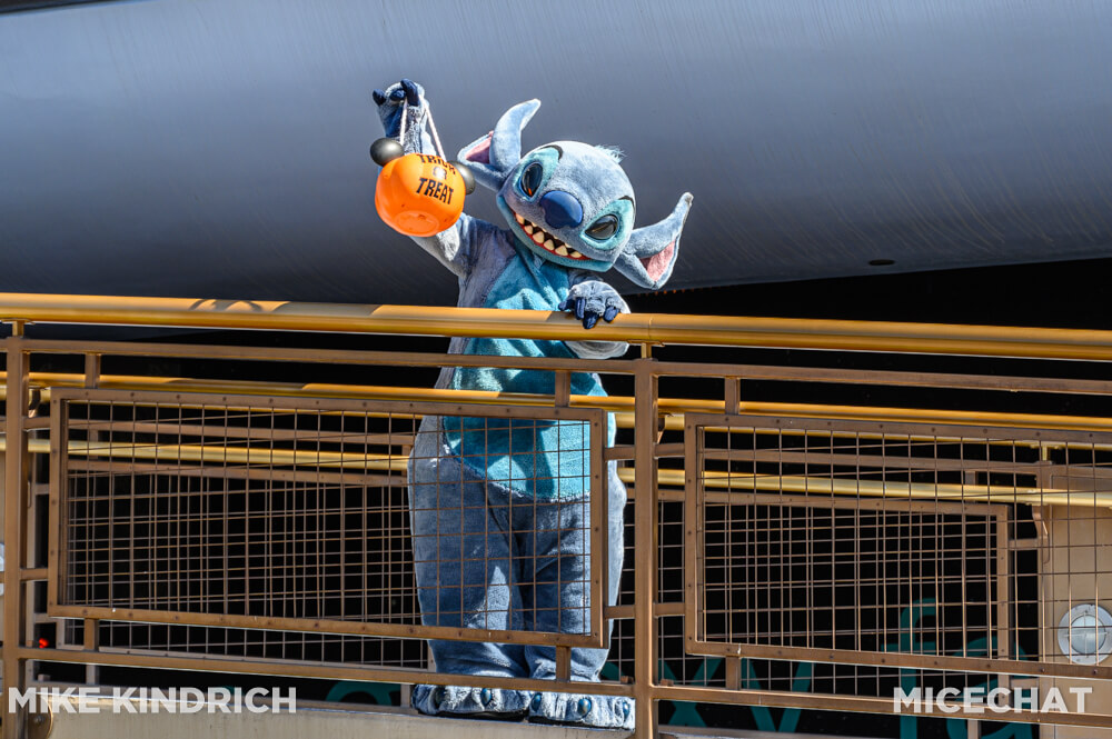 , Dateline Disneyland: Monorails Glide, Trams Stay Parked, Magic Keys Fail to Unlock