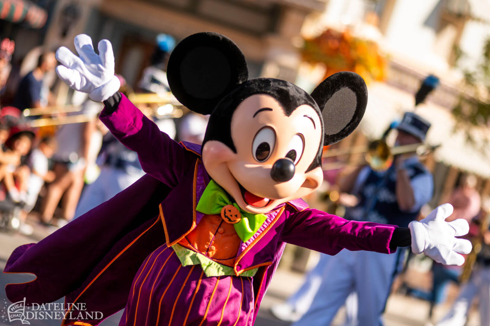 , Dateline Disneyland: Monorails Glide, Trams Stay Parked, Magic Keys Fail to Unlock