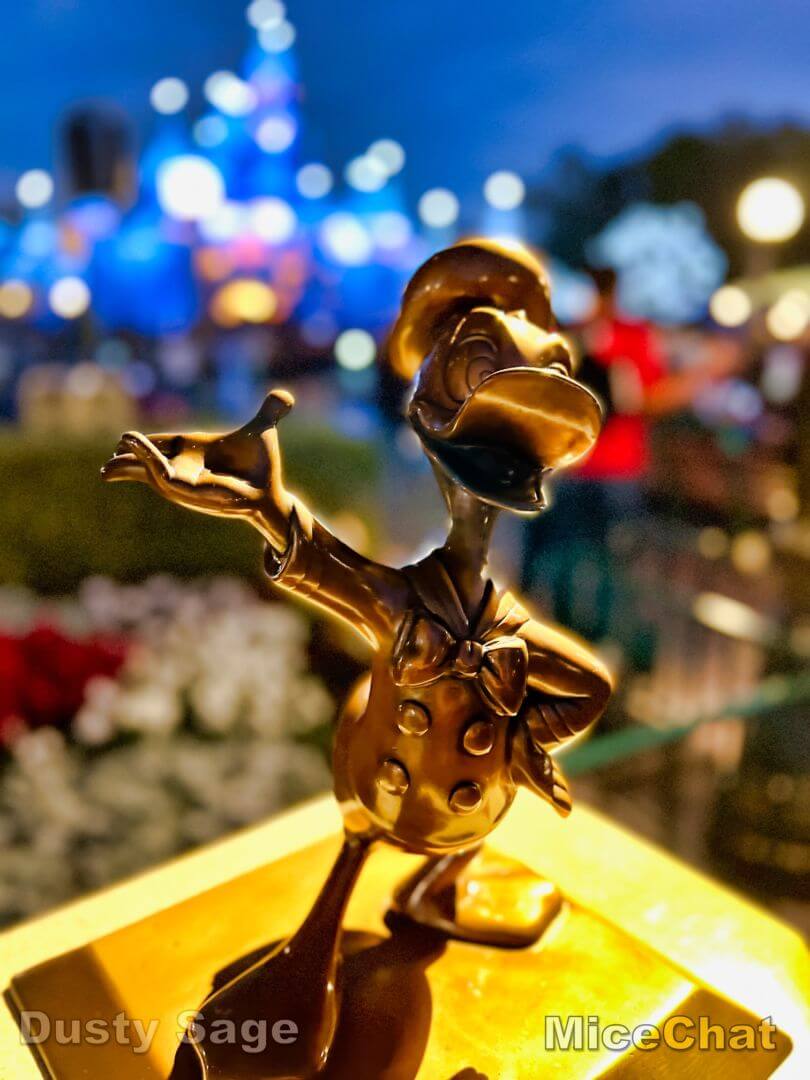 , Disneyland Update – Candy Canes, Candlelight & Holiday Surprise!