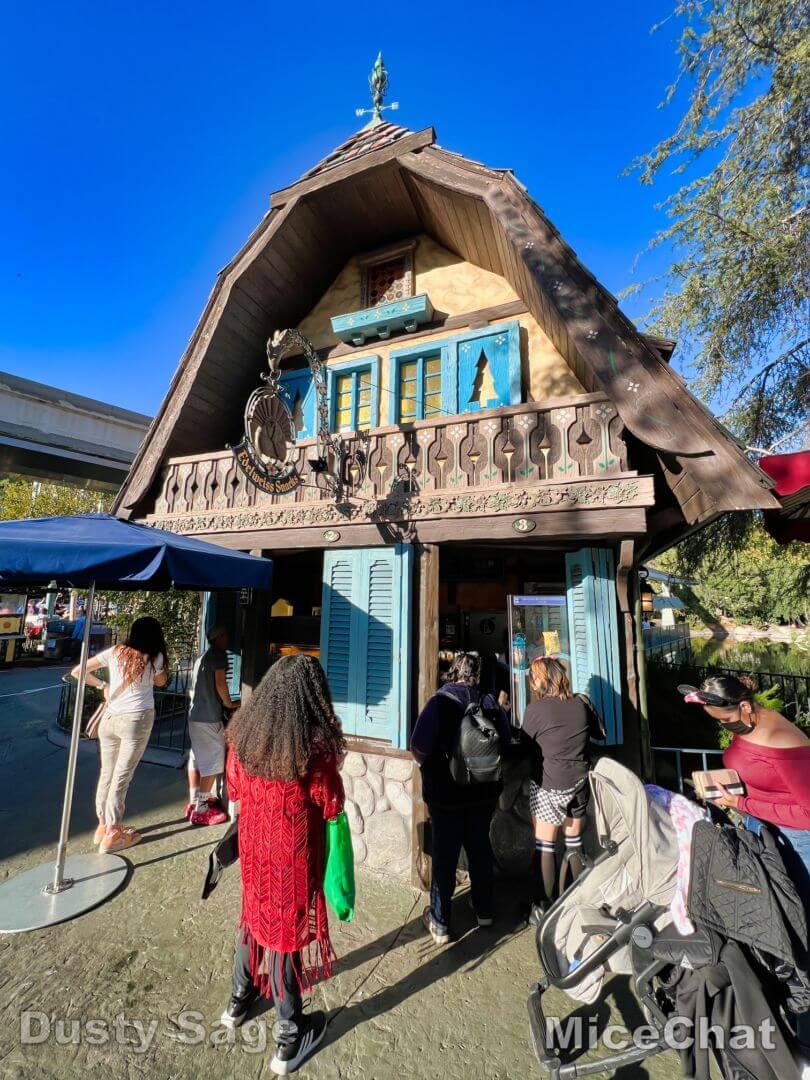 , Disneyland Update: Fantasmic Surprise & Reservations About Reservations