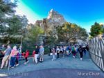 Disneyland Crowds Matterhorn Line Side View-micechat