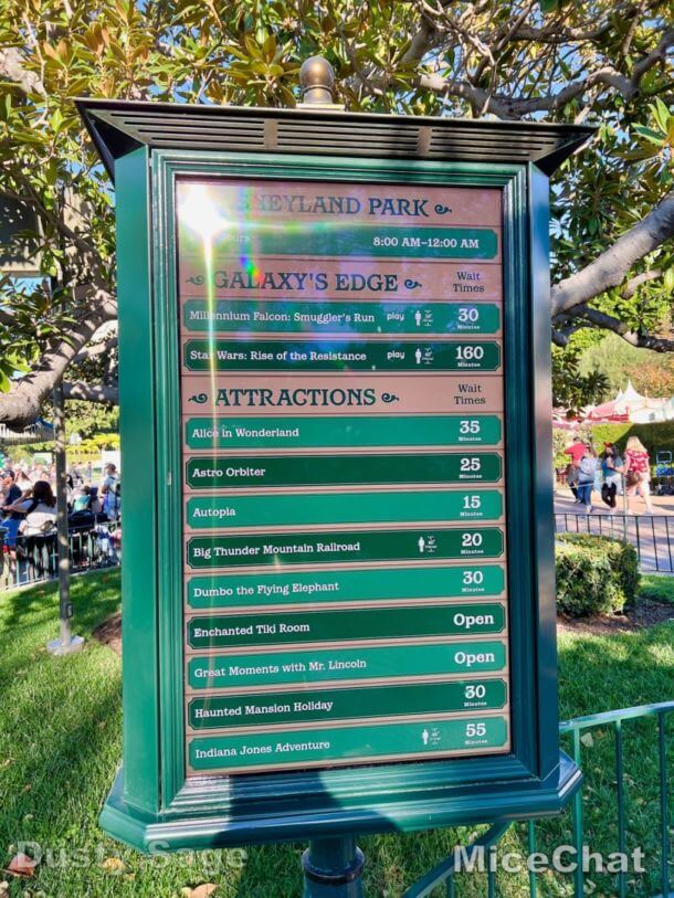 , Disneyland Update – Candy Canes, Candlelight & Holiday Surprise!