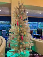 Disneyland Hotel Silver tree lobby-micechat
