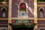 Disneyland Main Street USA Christmas holiday decoratoins DSC_8079-X5