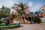 Disneyland Mickeys Toon Town Star Wars Galaxys Edge SWGE walkway Chip n Dale Treehouse DSC_4769-X5