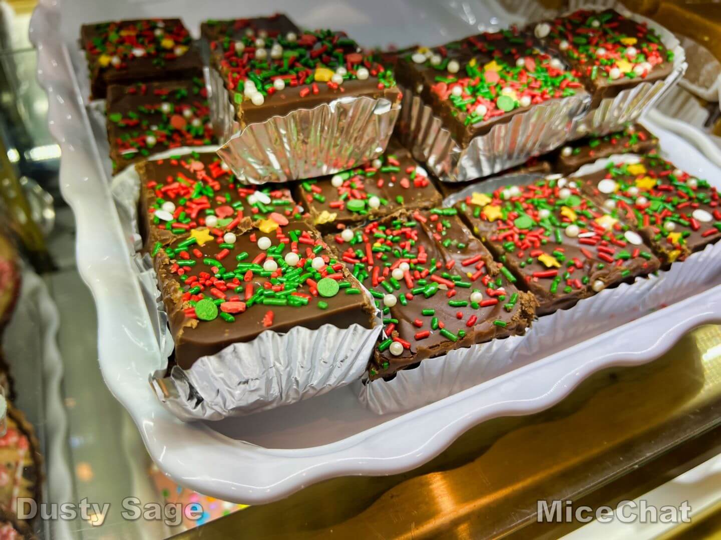 , Disneyland Update – Candy Canes, Candlelight & Holiday Surprise!