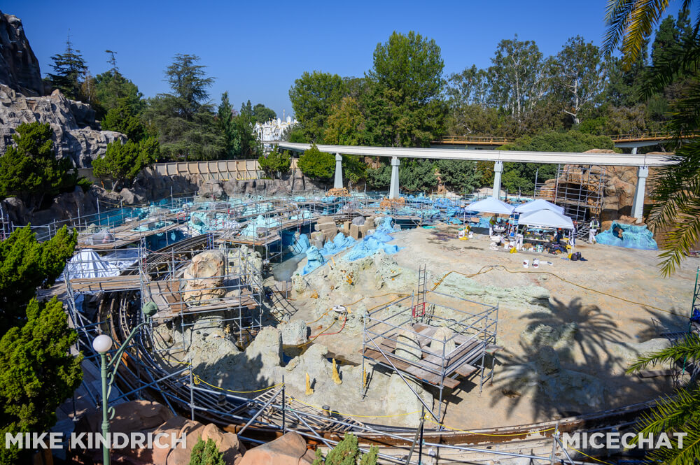 , Dateline Disneyland: Holidays take shape, Eternals suit up, Magic Keys Sputter