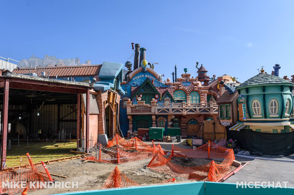 , Dateline Disneyland: Holidays take shape, Eternals suit up, Magic Keys Sputter