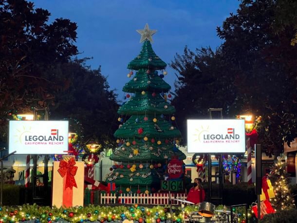 , LEGOLAND California Christmas Tree Lighting 2021