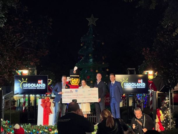 , LEGOLAND California Christmas Tree Lighting 2021