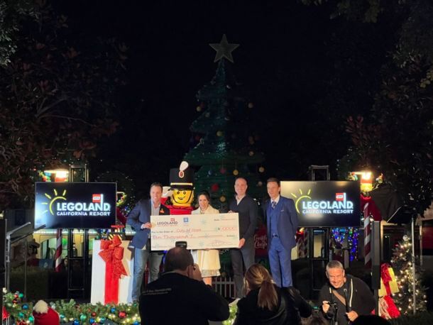 , LEGOLAND California Christmas Tree Lighting 2021