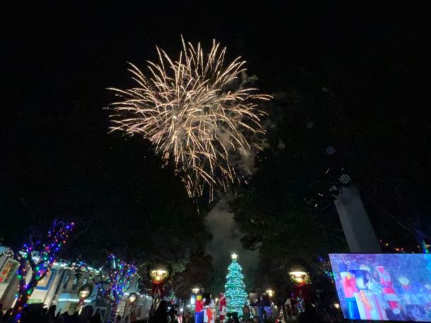 , LEGOLAND California Christmas Tree Lighting 2021