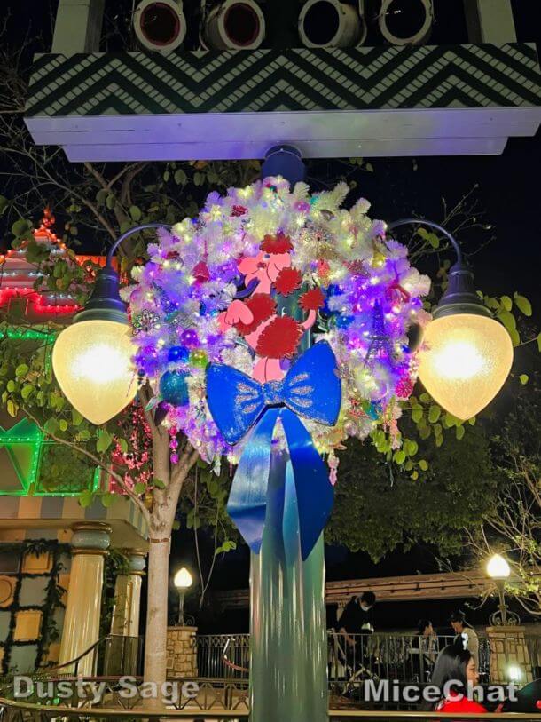 , Disneyland Update &#8211; Candy Canes, Candlelight &#038; Holiday Surprise!