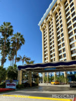 disneyland-paradise-pier-hotel-front-of-the-hotel