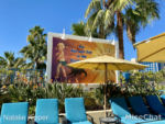 disneyland-paradise-pier-hotel-paradise-pool-decor