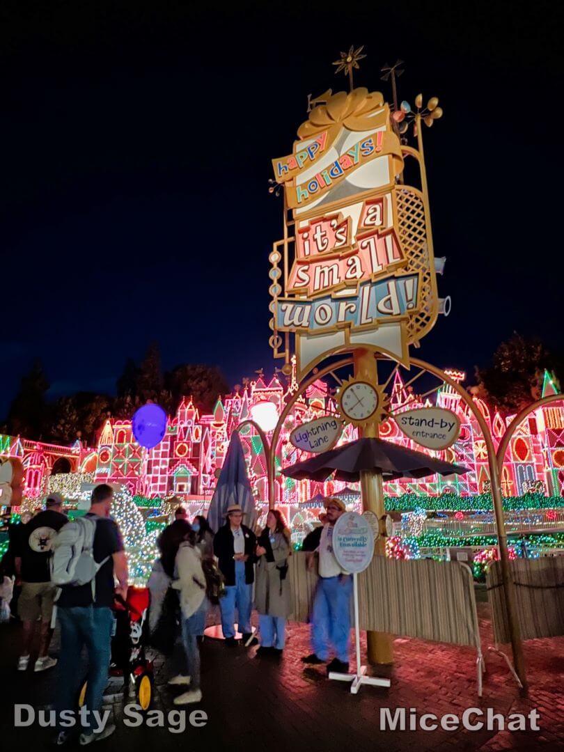 , Disneyland Update &#8211; Candy Canes, Candlelight &#038; Holiday Surprise!