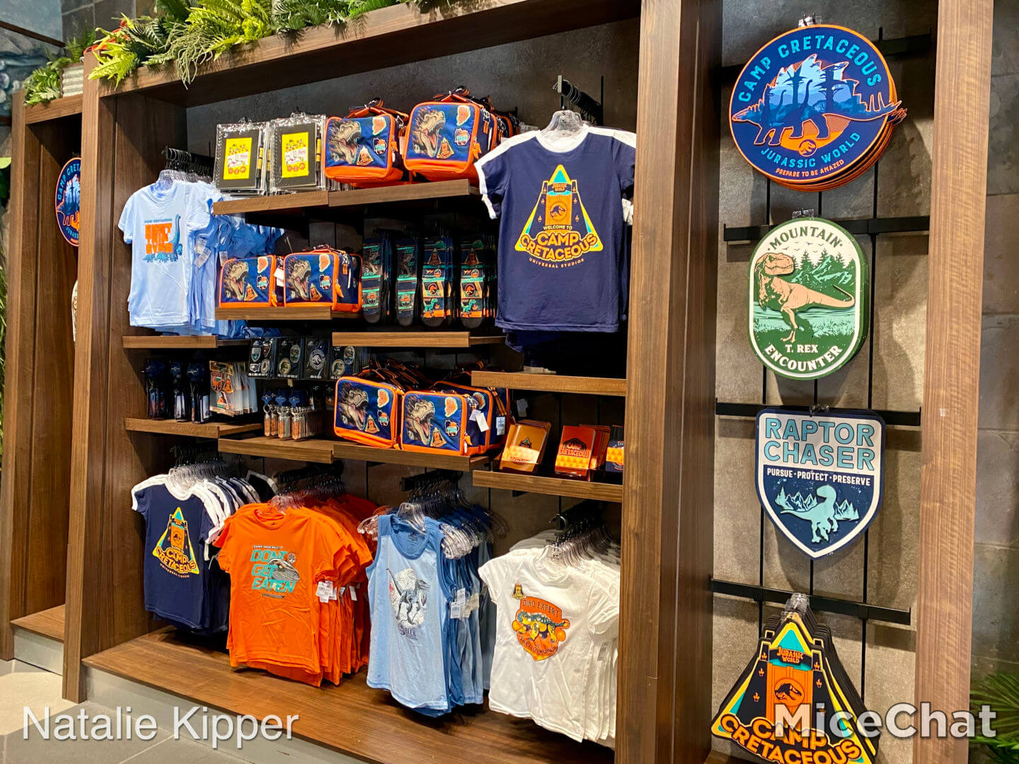 , Universal Studios Hollywood Merchandise Update: Ho, Ho, Hollywood!