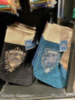 universal-studios-hollywood-wizarding-world-of-harry-potter-hufflepuff-and-ravenclaw-woven-stockings