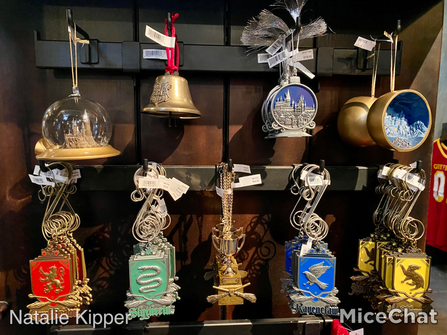 Harry Potter-Themed Christmas Decorations for Sale at Wizarding World in  Orlando -  «