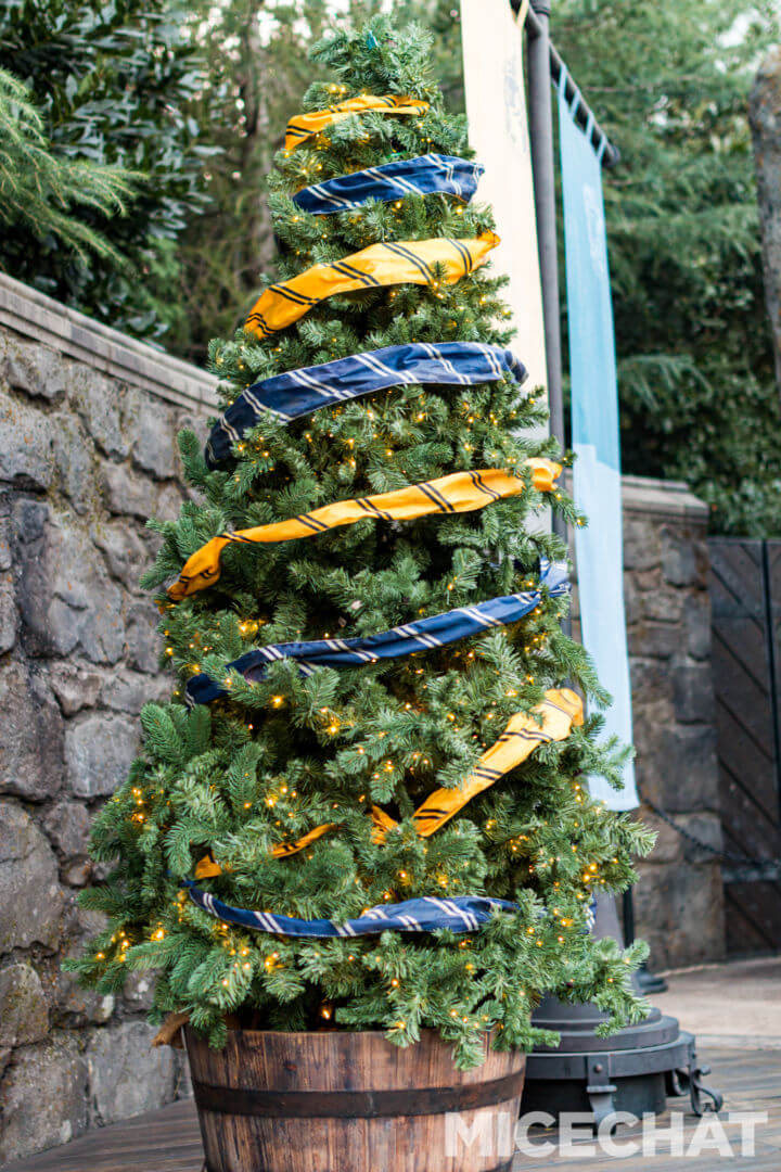 A Harry Potter Christmas Tree With Creative Uses of Harry Potter Items –  Casa Watkins Living