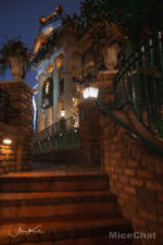 Disneyland Christmas Haunted Mansion Side-micechat