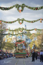 Disneyland Christmas Main Street Parade MiceChatXmas-2-micechat