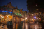 Disneyland Christmas New Orleans Square Rain Glow-micechat