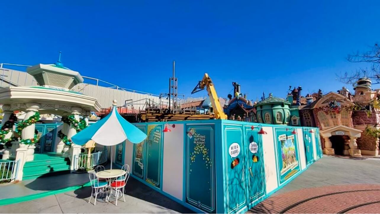 , DISNEYLAND UPDATE!  Christmas Out, Prices Up, and Changes Ahead