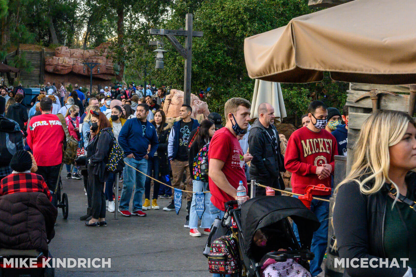 , Disneyland Update: Genie’s Dramatic Debut, Entertainment Excitement, and Holiday Hoopla